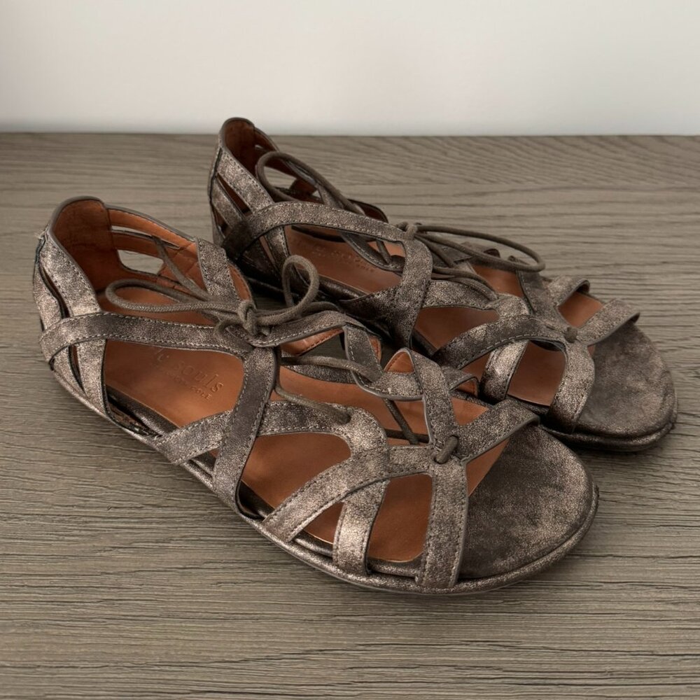 GENTLE SOULS by Kenneth Cole Pewter Gladiator Style Flat Lace Up Sandals -Size 8